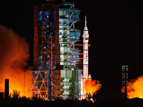 泰兴航宇接插件—祝贺神舟十三号发射圆满成功