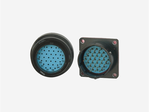 如何通过特种代号识别航空插头的用途