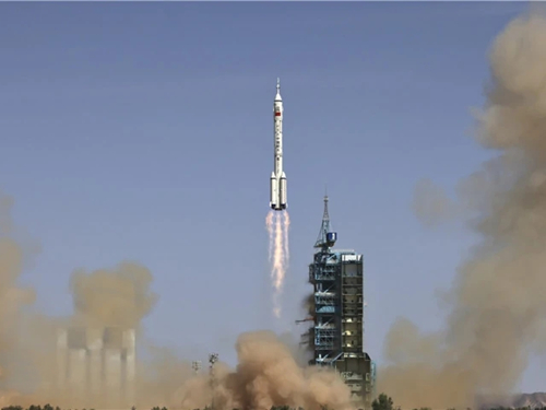 泰兴航宇接插件—祝贺神舟十四号发射圆满成功